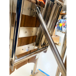 Stvnplatform med Stige 333 650 