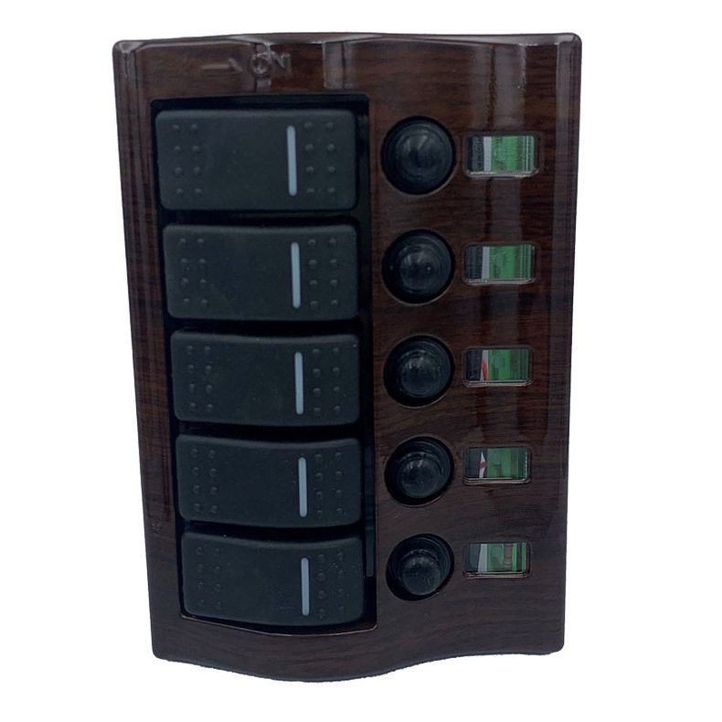 El-panel tr� b�lgeformet m/5 udtag + termosikring Imiteret tr� 115 mm
