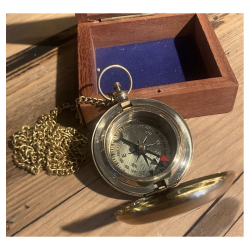 Kompas m k�de i trr�kasse