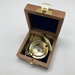 Kompas m. k�de i tr��ske