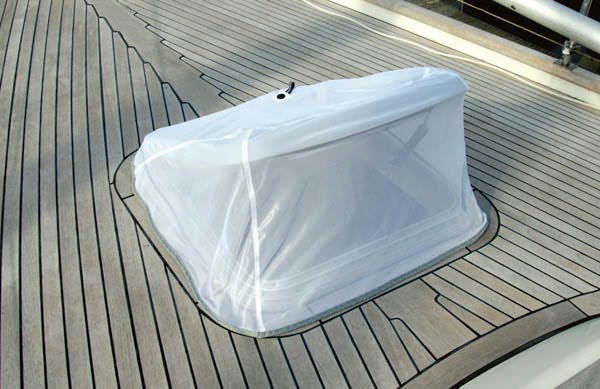 Billede af Hatch Cover Mosquito Blue Performance Hatch Cover Mosquito 1 450x450